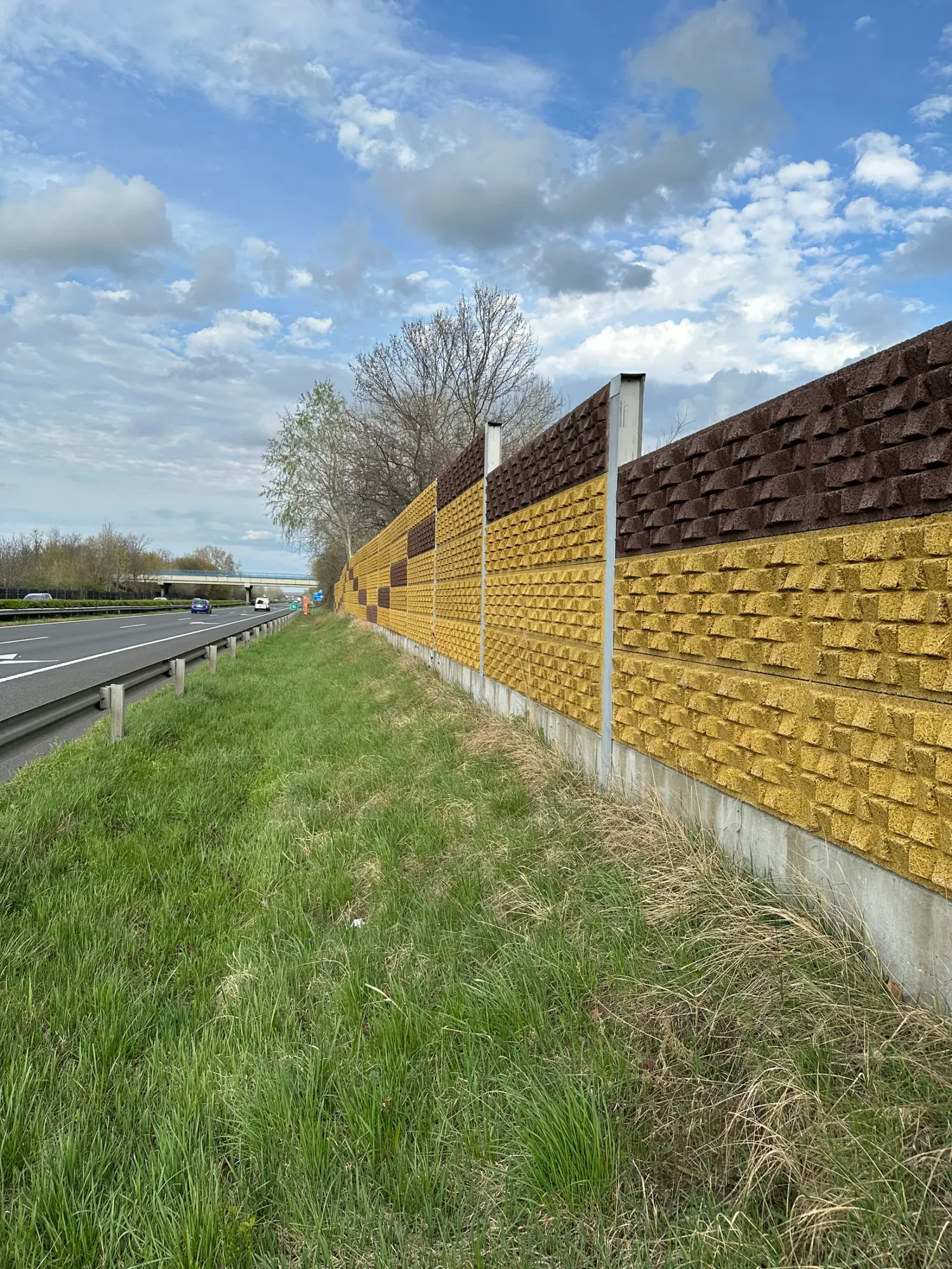 M7 autópálya bal oldal 114 km sz – XTR Akusztik-F Prizma, helyszíni fotó 2