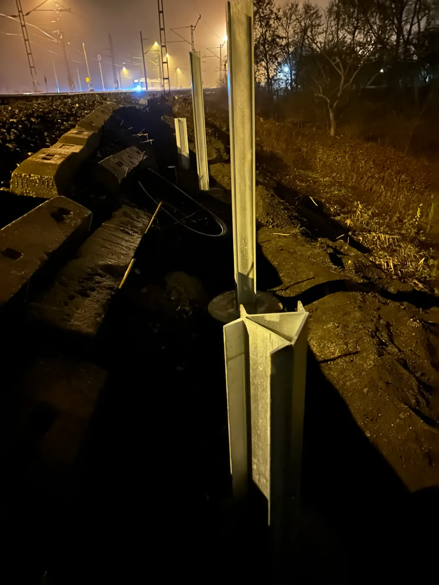 Szeged-Röszke vasútvonal oszlop megtámasztások – XTR Akusztik-F Prizma, helyszíni fotó 3