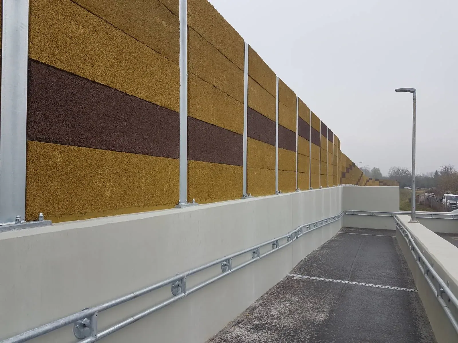 Esztergom állomás – XTR Akusztik-F, Üvegpanel, helyszíni fotó 4