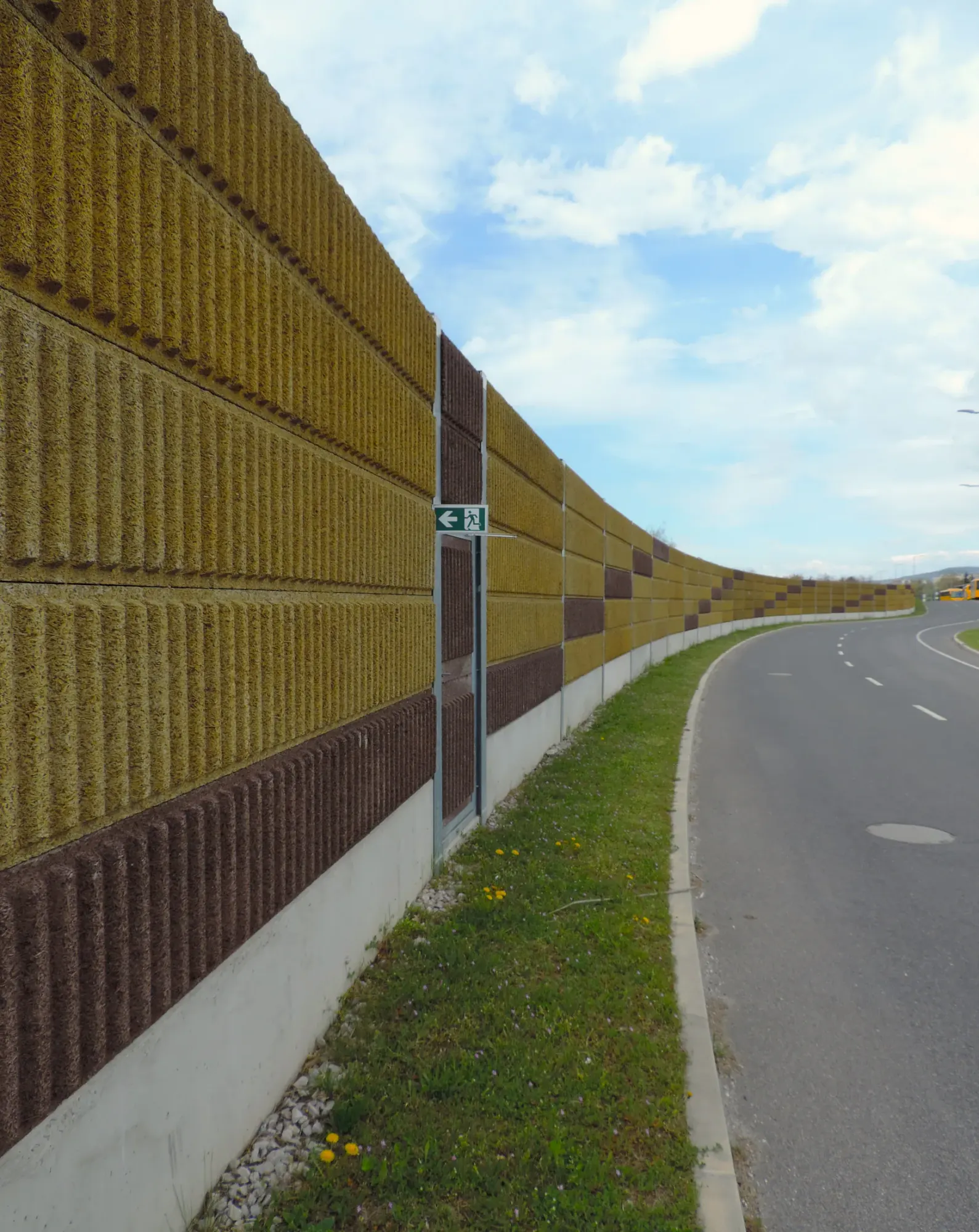 Esztergom állomás – XTR Akusztik-F, Üvegpanel, helyszíni fotó 7